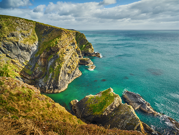  Malerische Küstenlandschaft in Cork, Irland.