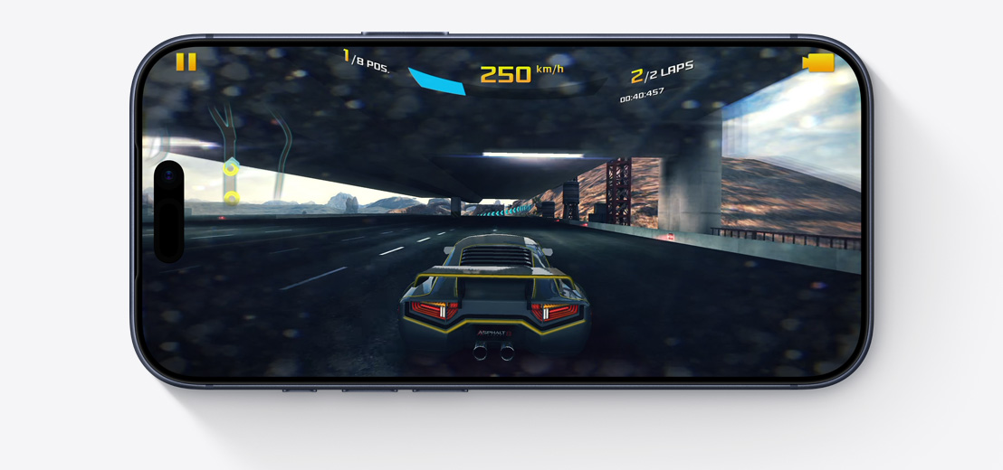 iPhone'i esikülg, horisontaalne, ekraanil on näha videomäng