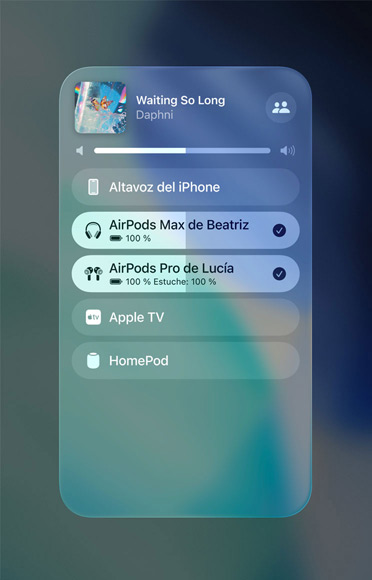 Pantalla de AirPlay en un iPhone que muestra lo fácil que es compartir audio entre dos pares de AirPods