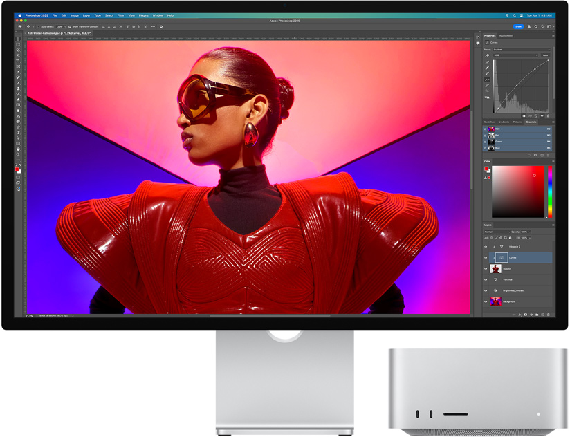 Redzams, kā Studio Display un Mac Studio vienlaikus tiek izmantots Adobe Photoshop