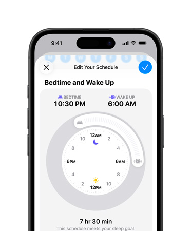 iPhone, otwarta aplikacja Zdrowie z harmonogramem snu, godzina zasypiania ustawiona na 22:30, godzina przebudzenia ustawiona na 6:00, na środku ekranu tarcza zegara z promieniującymi liniami wskazującymi czas, osiągnięty cel snu 7 godzin i 30 minut