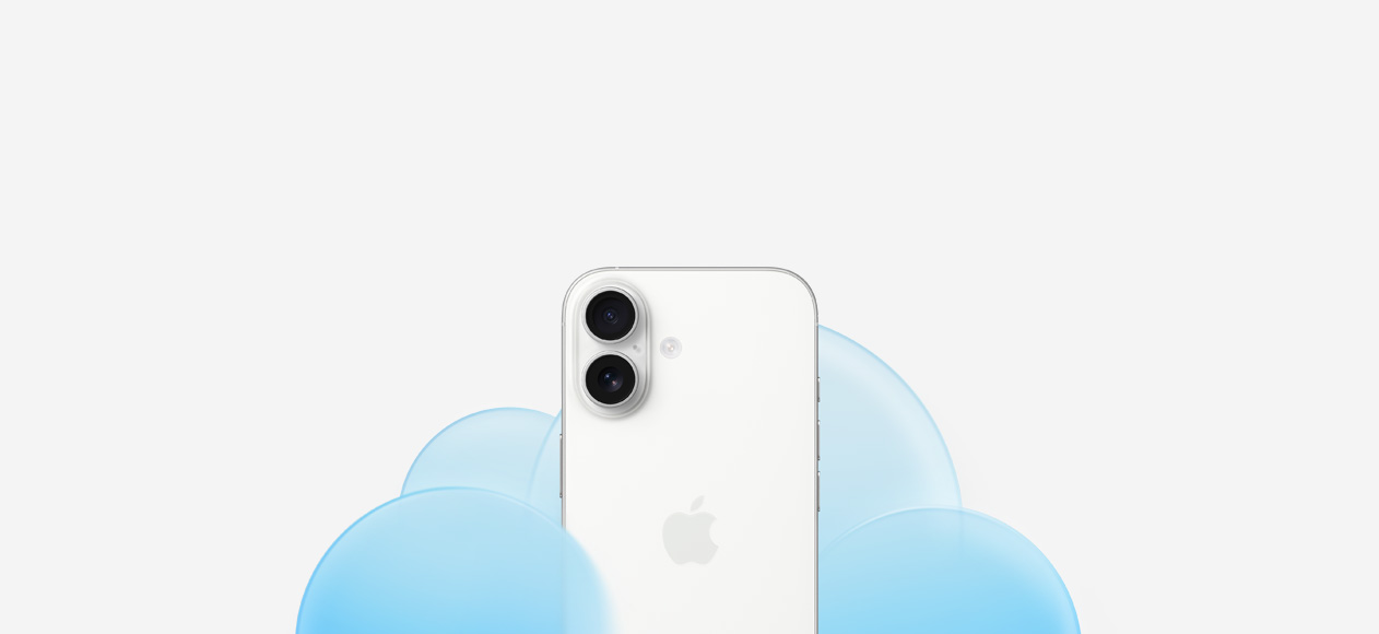 iPhone 17, Rückseite, Farbe Weiß, Dual Fusion Kamera, vor einer hellblauen Wolke