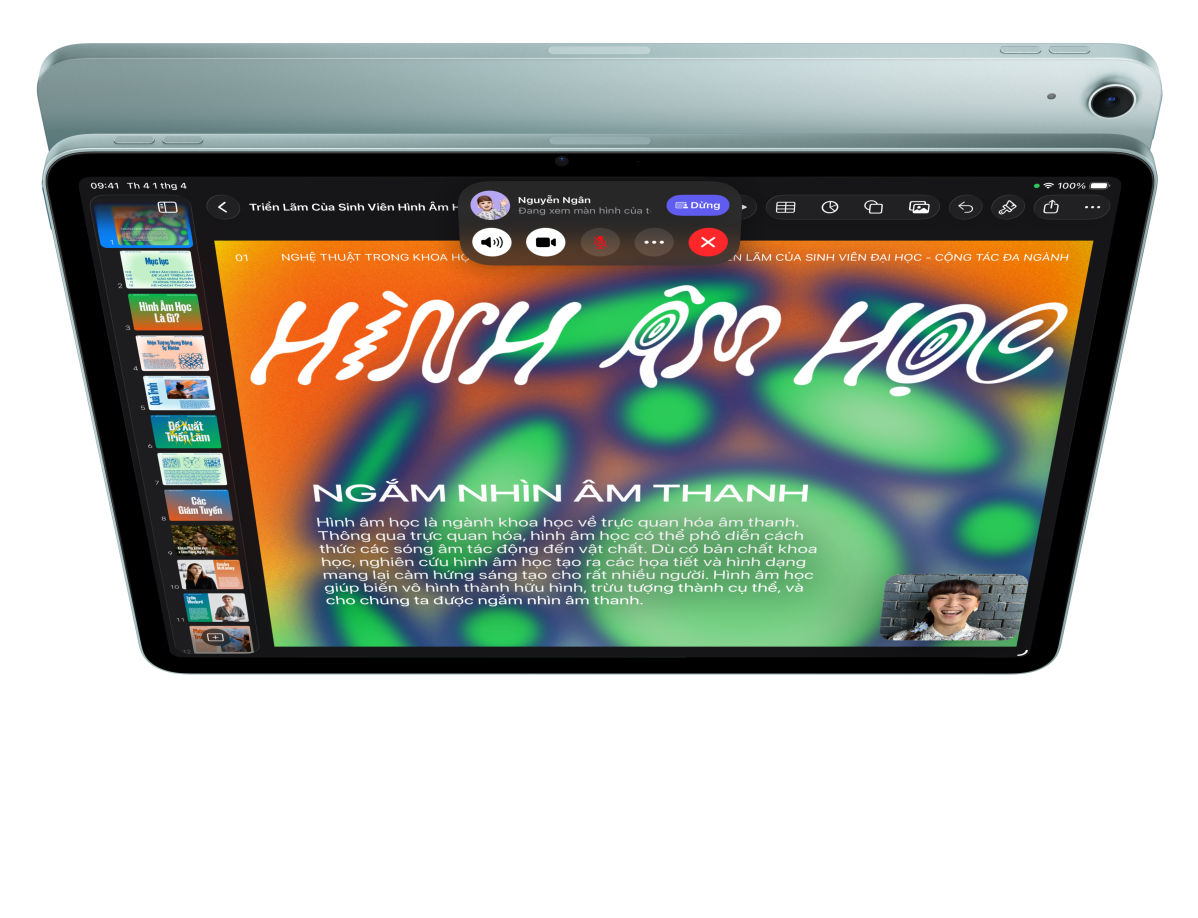 iPad Air, vỏ ngoài mặt trước, người dùng đang sử dụng FaceTime và xem Keynote, đặt trước một iPad Air khác, vỏ ngoài mặt sau